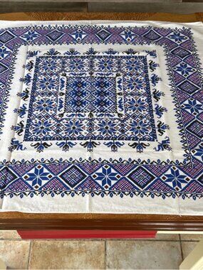 Vintage square cotton tablecloth / topper 31" x 34"